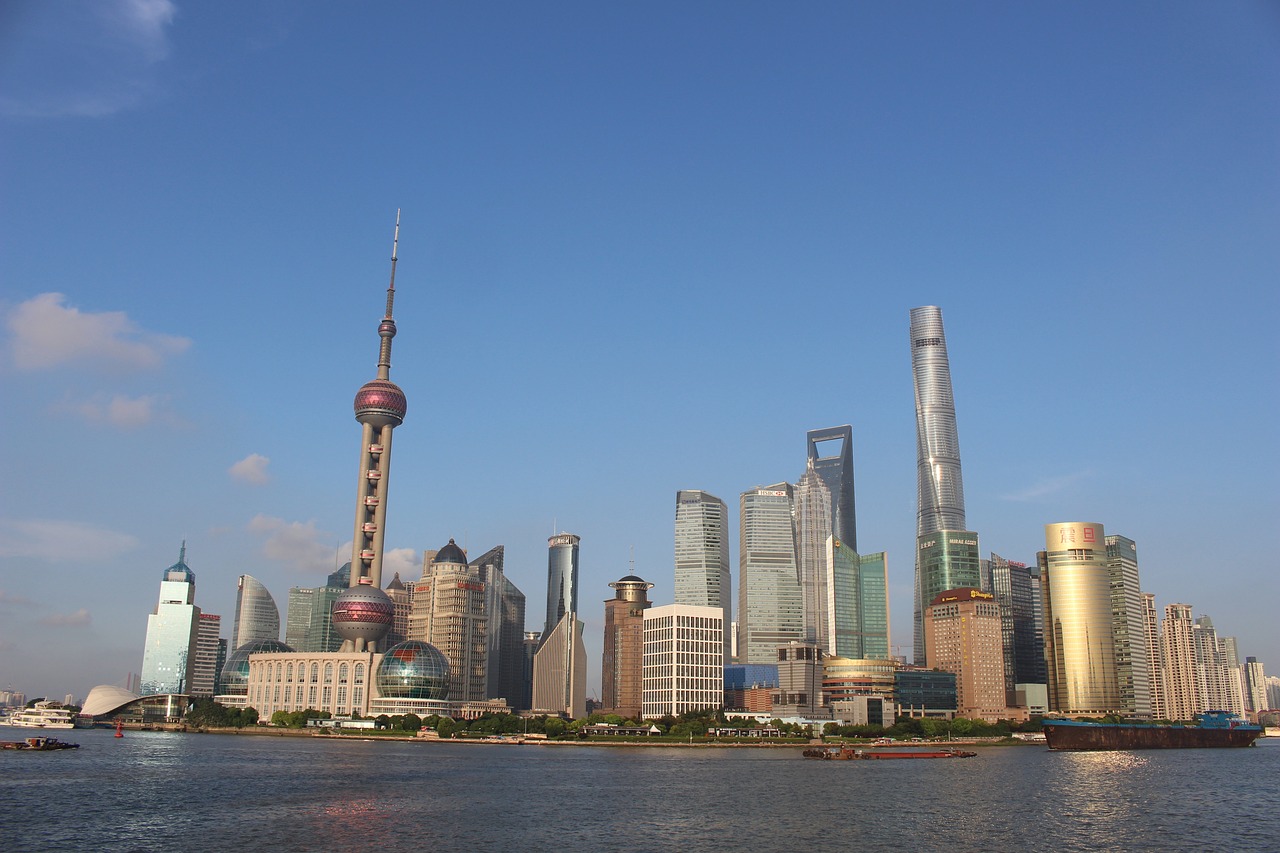 上海豫园好玩吗(上海豫园路有什么好玩的)